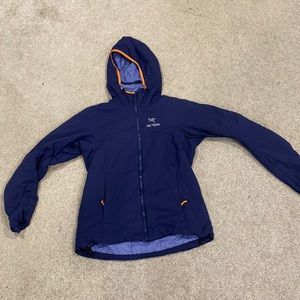 Arc’teryx Atom AR jacket women’s medium
